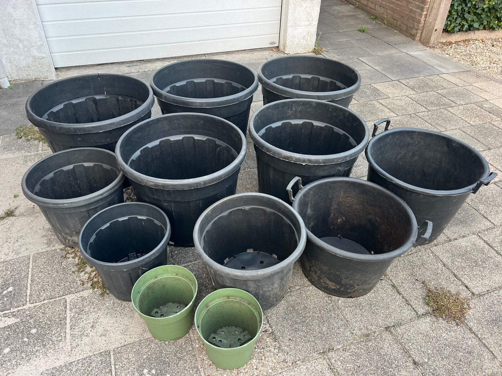 Diverse boomkuipen, plantenbakken en kweekpotten, Kunststof, Gebruikt, 40 cm of meer, Rond