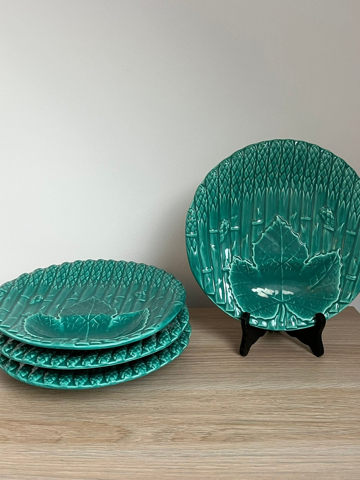 4 Franse vintage Barbotine Aspergeborden Turquoise Majolica, Overige merken, Vintage, Ophalen of Verzenden, Zo goed als nieuw