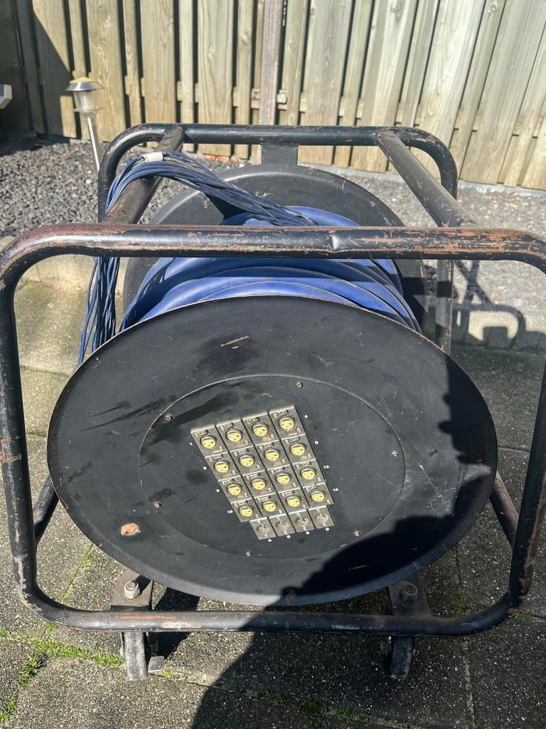 16-4 multikabel van 30m op haspel op wielentjes, Ophalen of Verzenden, Gebruikt, Apparatuur