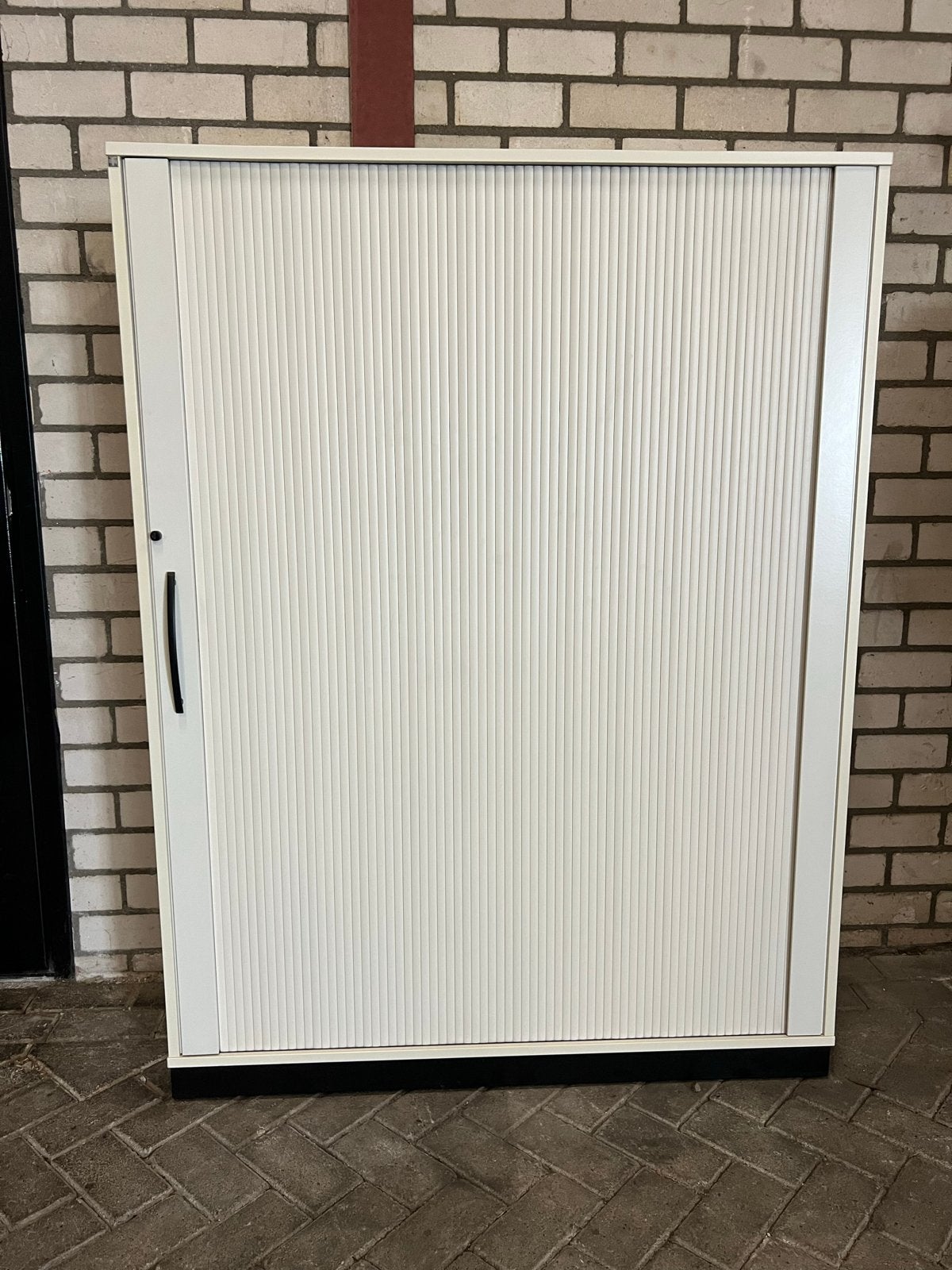 Archiefkast met roldeur en slot - Wit/Zwart, Ophalen, Kunststof, Gebruikt, 150 tot 200 cm