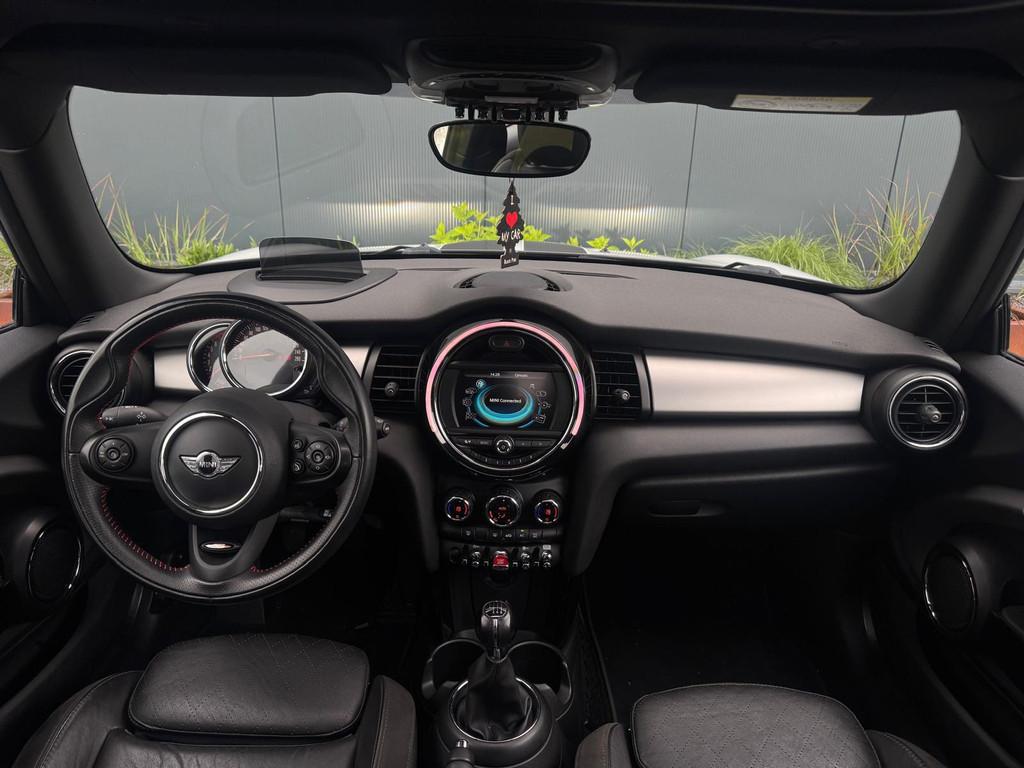 Mini Mini 1.5 Cooper M2019 | PANO | LEDER | LED | CAMERA, Voorwielaandrijving, Automatische klimaatregeling, 136 pk, Gebruikt