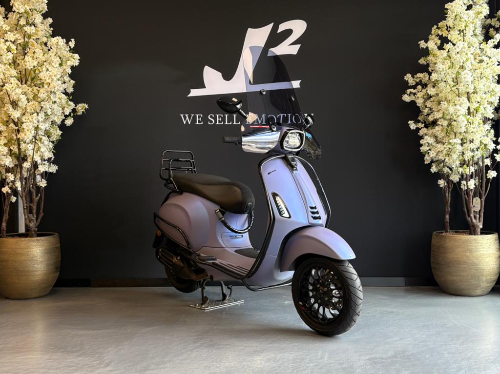 Vespa Sprint | Designo Violet | Brom | 2023 | 5405 km | 1eig