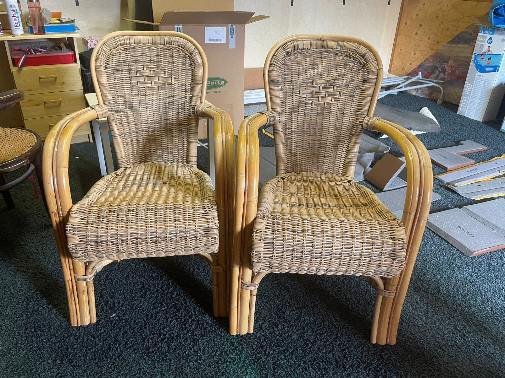 2 rieten stoelen, Ophalen, Zo goed als nieuw, Bruin, Twee
