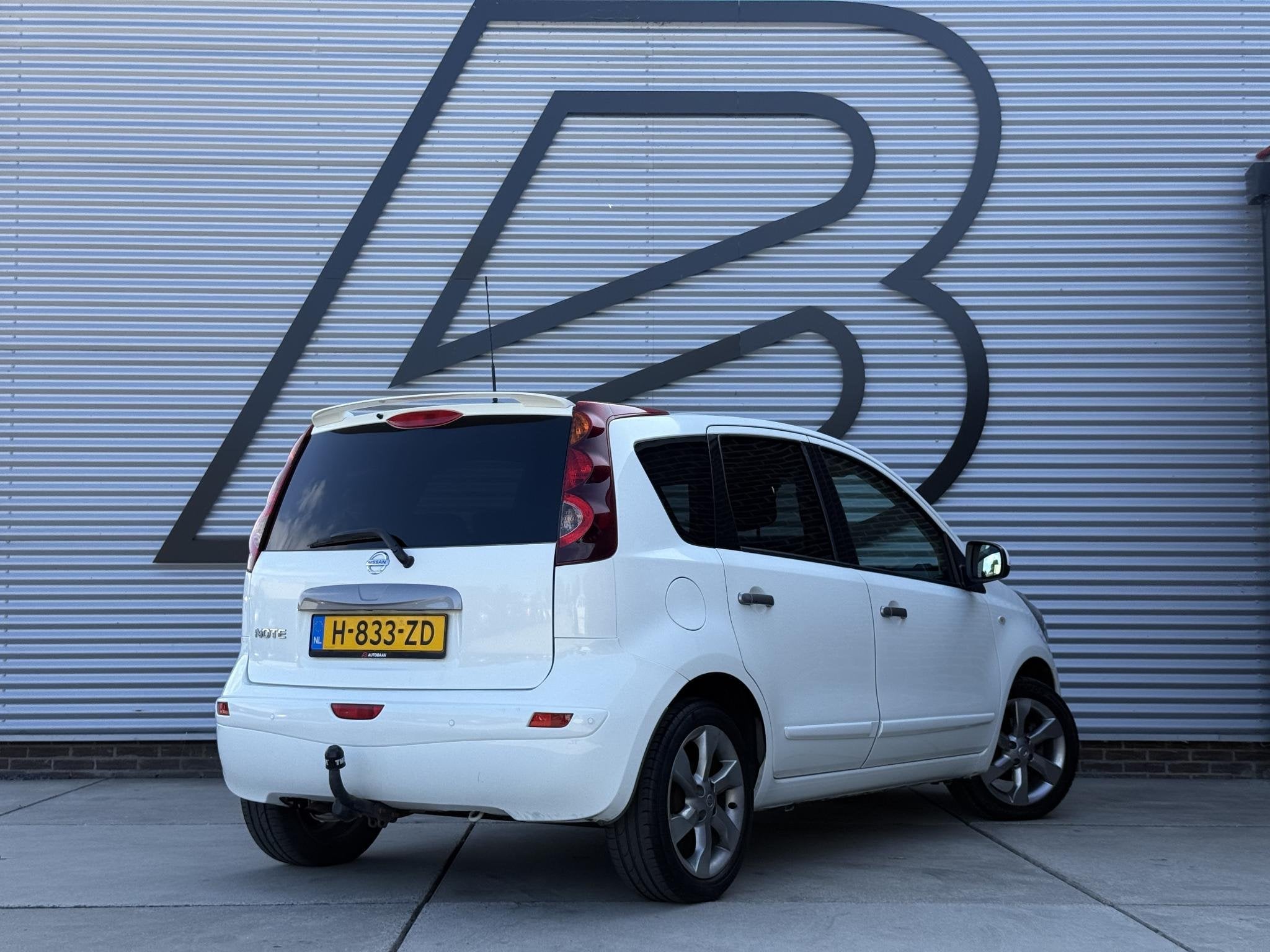 Nissan Note 1.6 Life + 1e Eigenaar|Trekhaak|PDC|Cruise|Clima, Gebruikt, 750 kg, 4 cilinders, Bedrijf