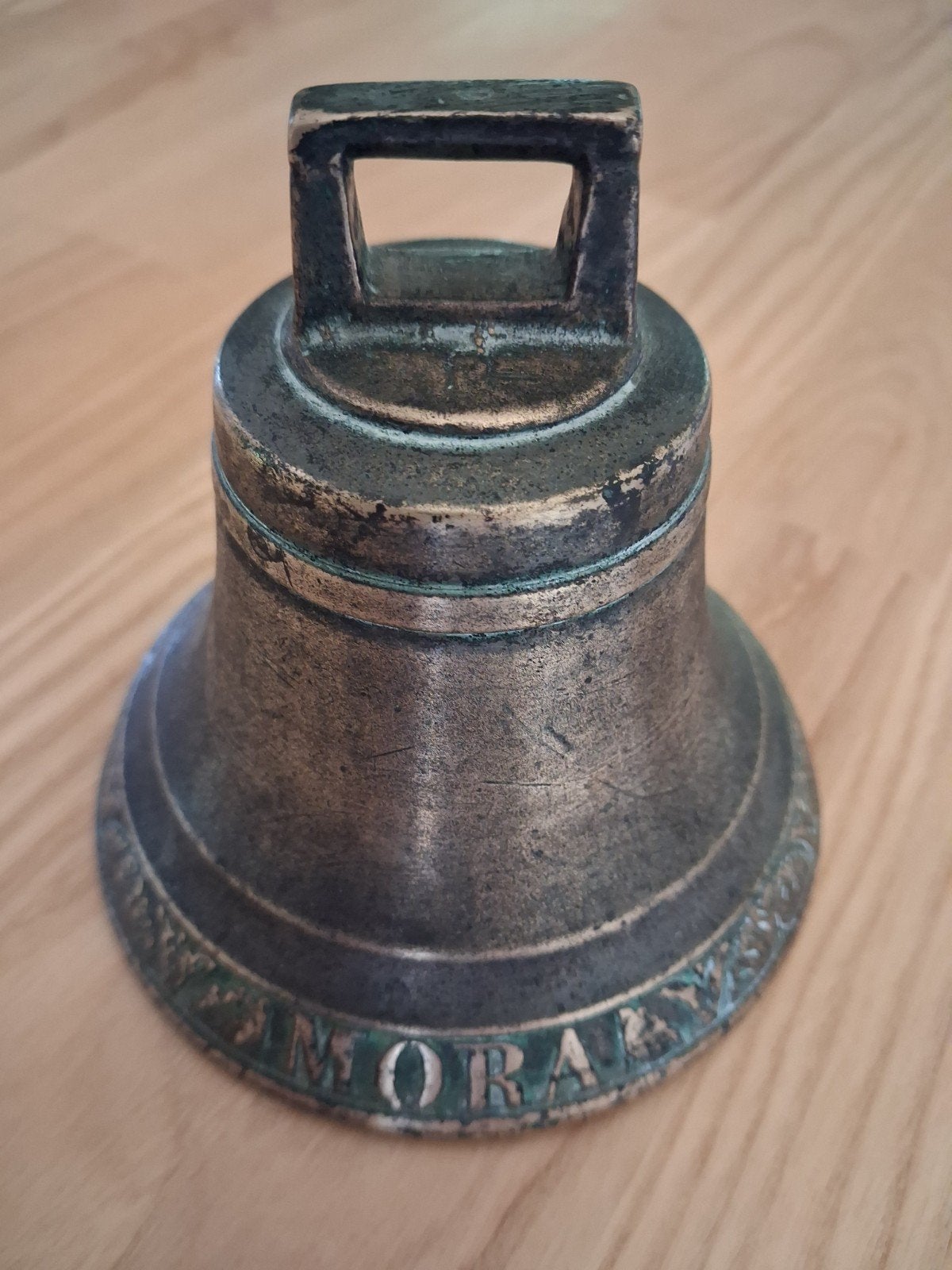 Antieke messing / koperen bel - Mora Zweden, Ophalen