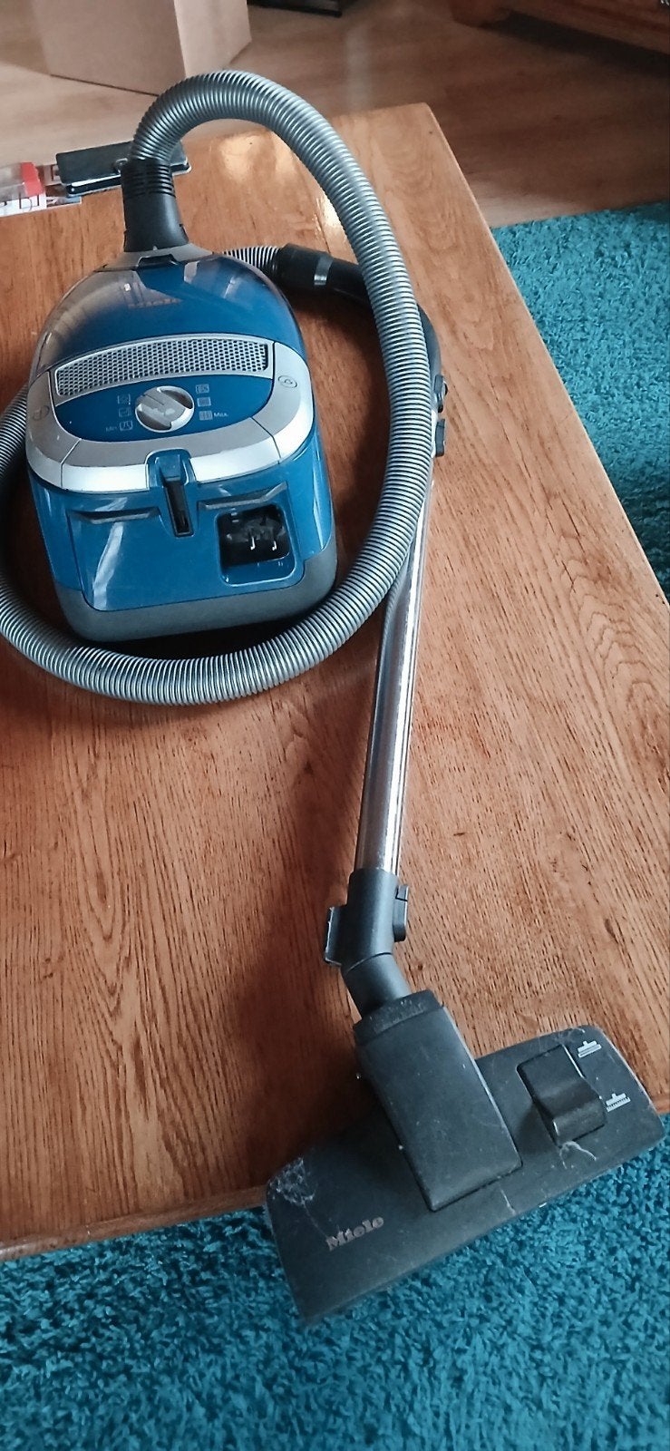 Miele S5220 Sledestofzuiger - Krachtig en Betrouwbaar, Gebruikt, Inclusief accessoires, Miele, 2000 watt of meer