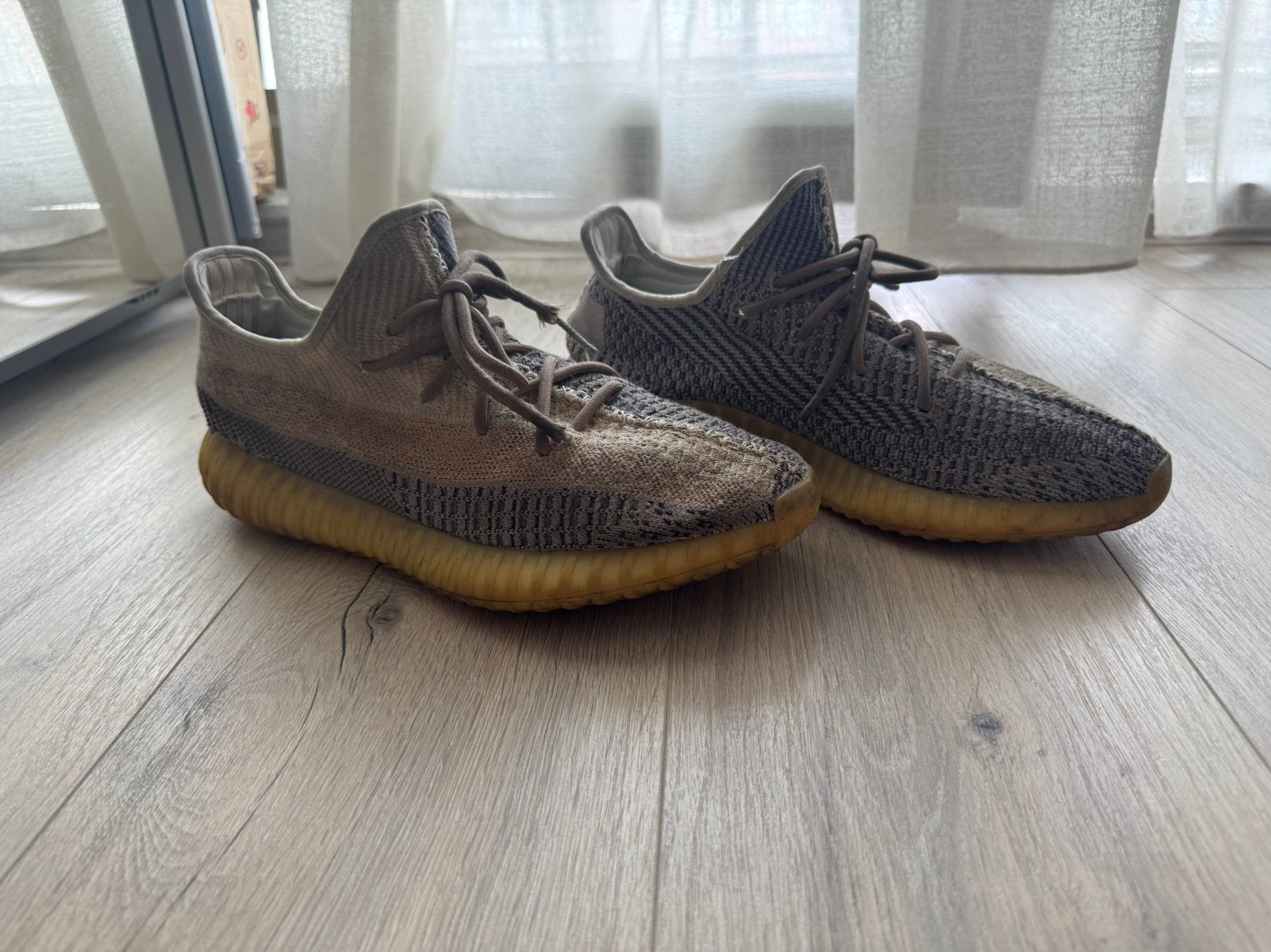 Yeezy sneakers grijs beige, Kleding | Heren, Schoenen, Overige kleuren, Verzenden, Sneakers of Gympen, Gedragen