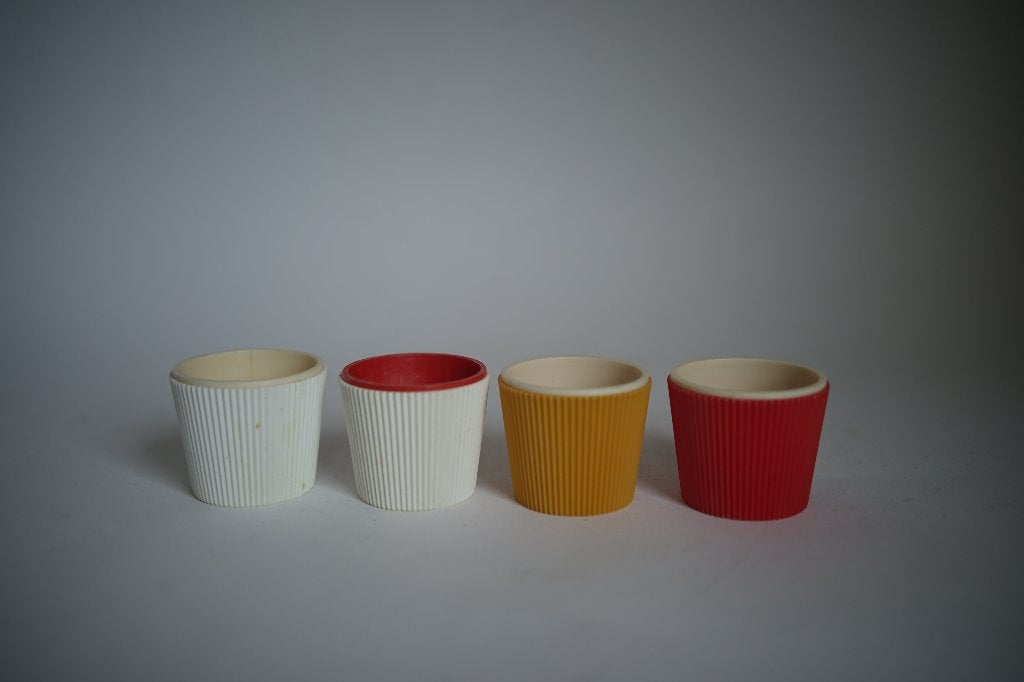 vintage turkstra kunststof eierdop rood wit geel ribbel 4x, Kunststof, Gebruikt, Overige merken, Overige typen