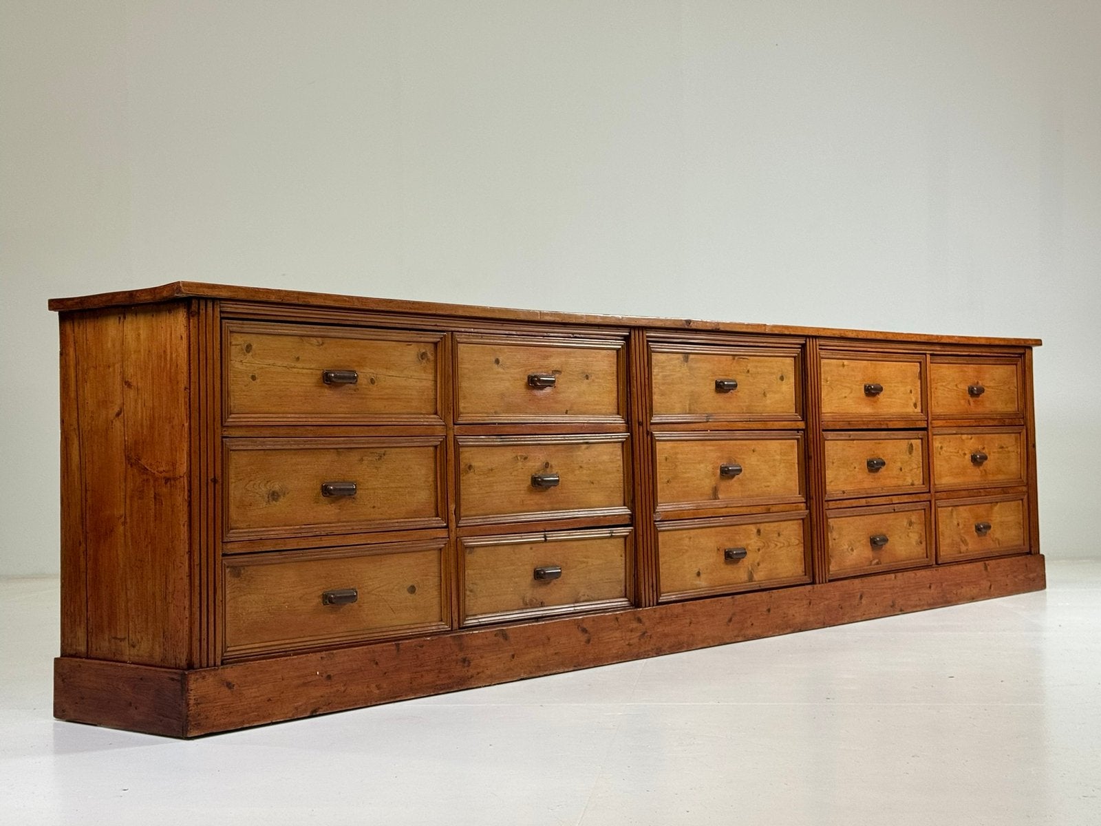 Apothekerskast ladekast 350cm grenen vintage