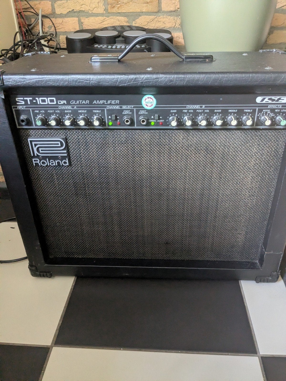 Roland ST-100 DR Gitaarversterker - Krachtige Combo, Muziek en Instrumenten, Ophalen, Gebruikt