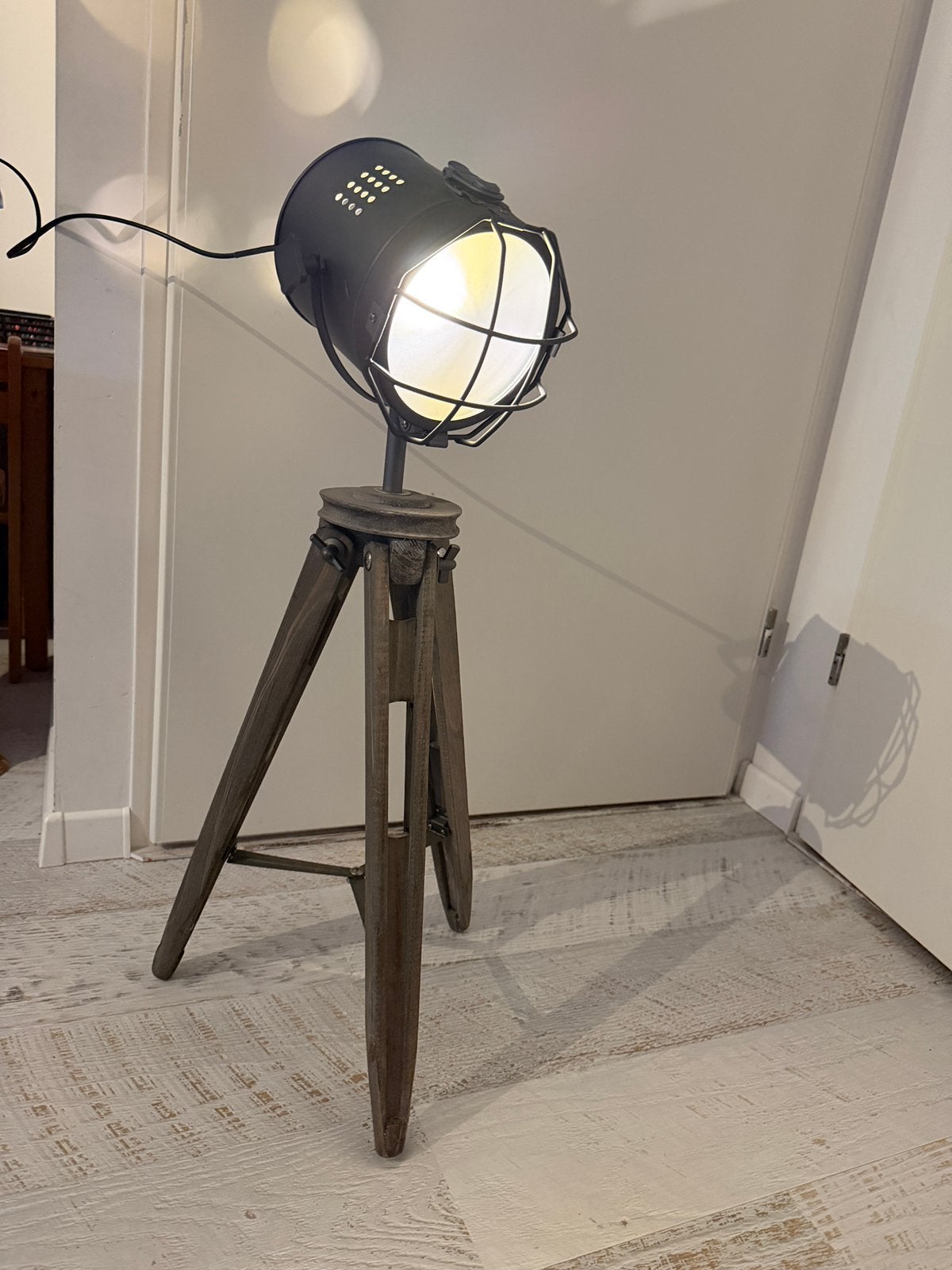 Industriele lamp op 3 poot en met knippertjes knop, Ophalen, Nieuw, Glas, Minder dan 100 cm