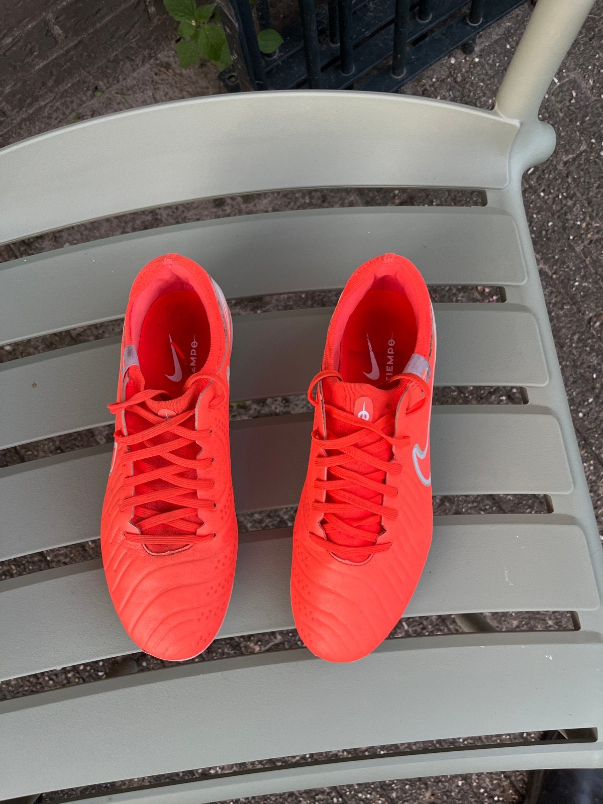 Nike Tiempo voetbalschoenen - Oranje - Maat 42, Ophalen of Verzenden, Zo goed als nieuw, Schoenen