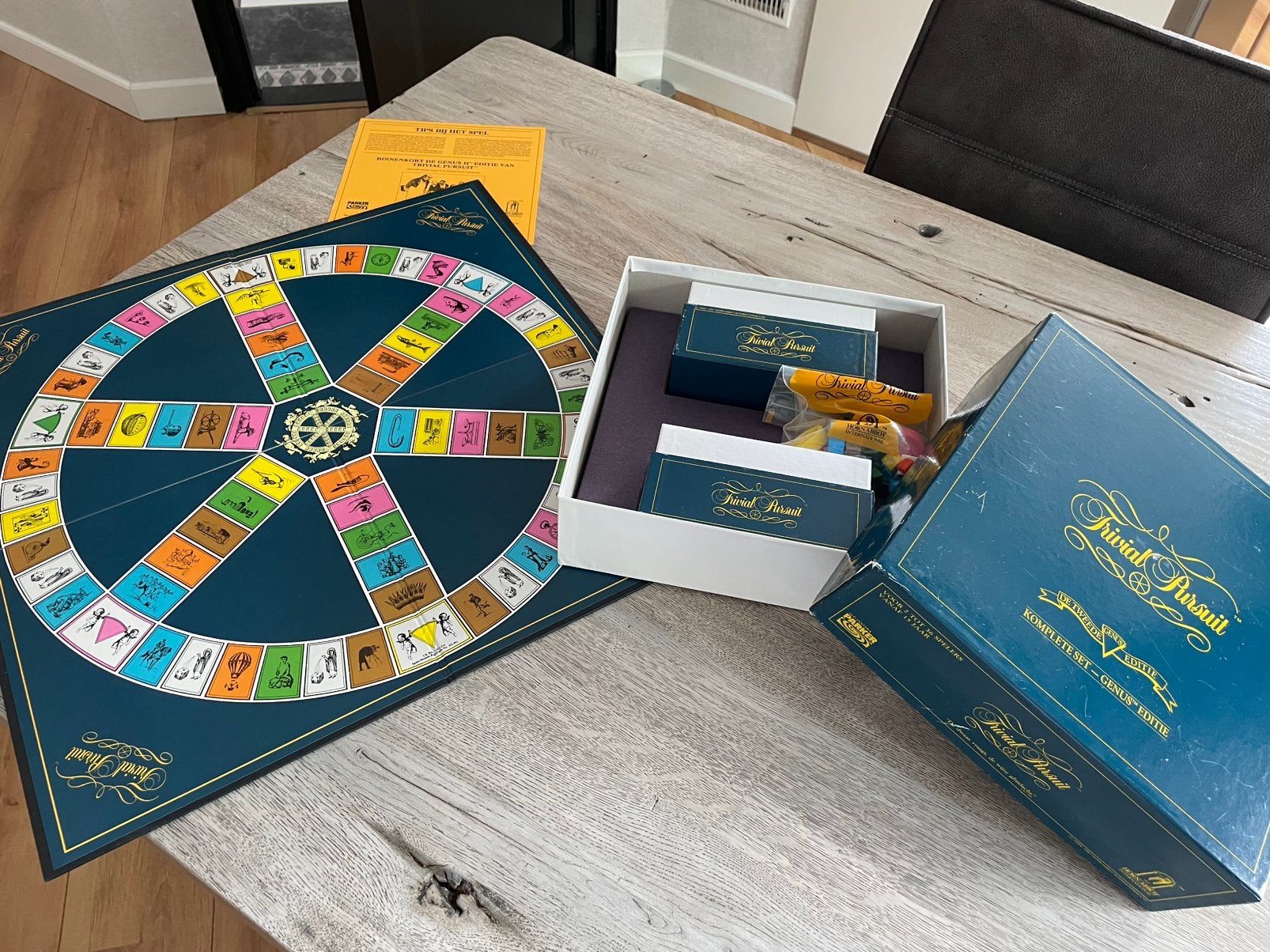 Triviant Persuit. Origineel. Volledig en compleet netjes., Hobby en Vrije tijd, Ophalen of Verzenden, Zo goed als nieuw