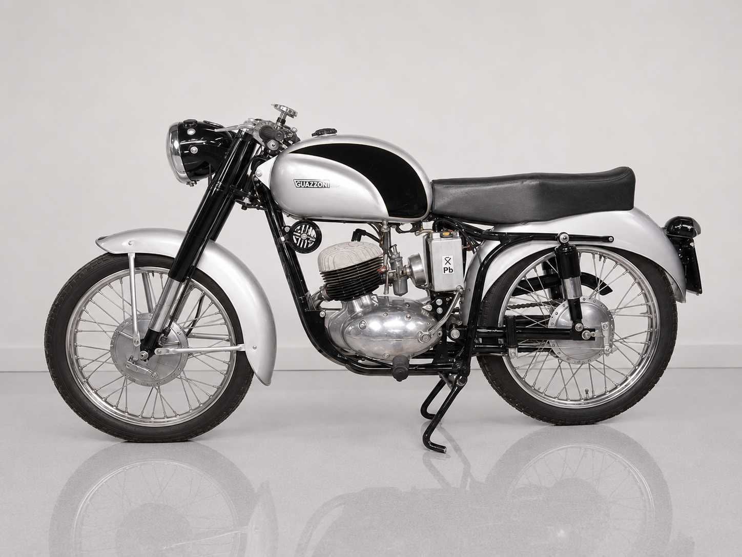 1953 Guazzoni Motorcycle | Italian Classic Motorcycle, Auto's, Oldtimers, Overige merken, Overige carrosserieën, Overige brandstoffen