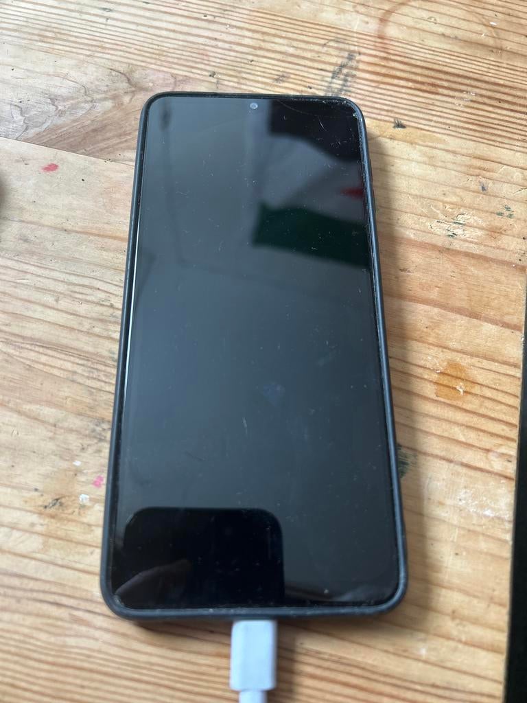 Kapotte Samsung telefoon, Telecommunicatie, Mobiele telefoons | Samsung, Overige modellen, Zwart, Touchscreen, Ophalen of Verzenden