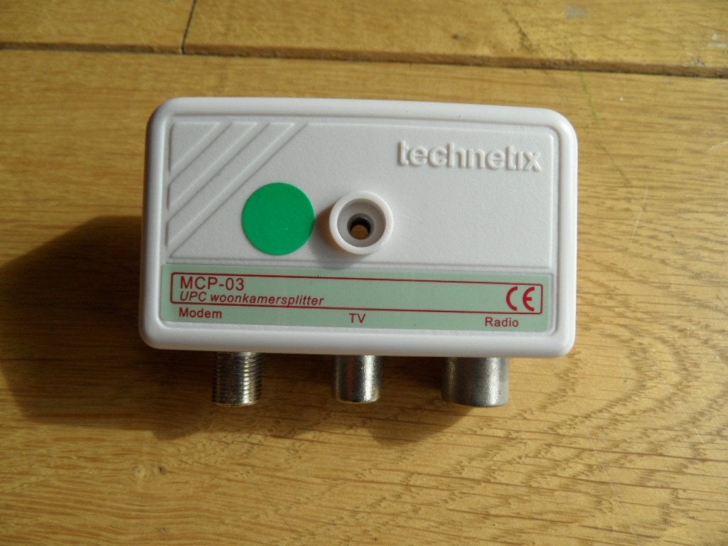 Technetix A1506/01R MPC-03 UPC woonkamersplitter, Ophalen of Verzenden, Zo goed als nieuw, 2 tot 5 meter