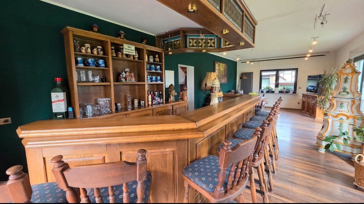 Massief eikenhouten bar inclusief biertapinstallatie, Ophalen