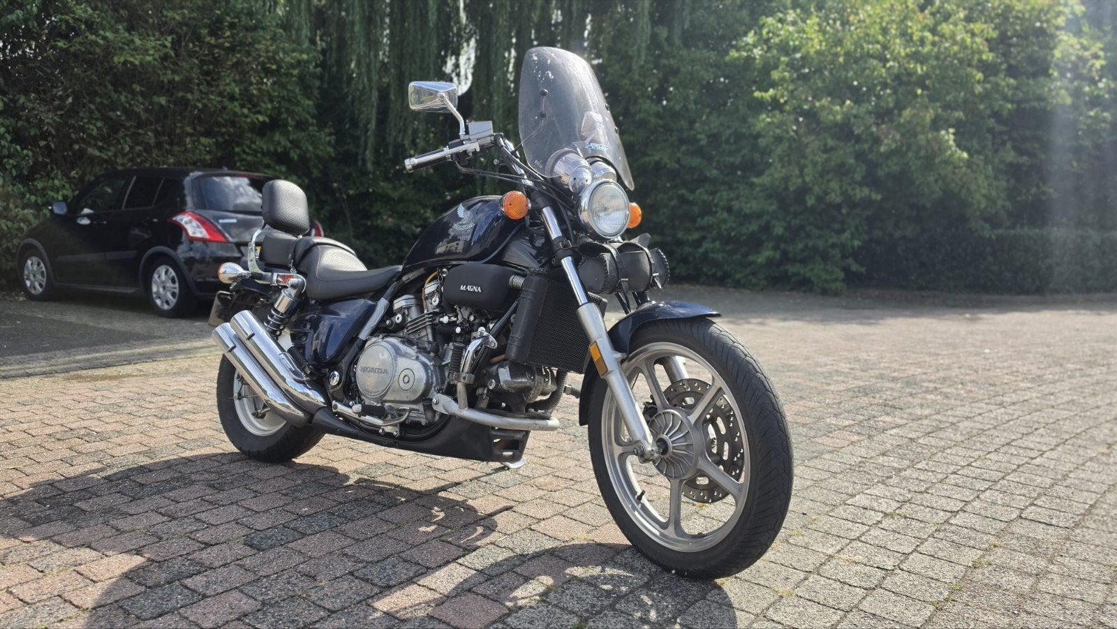 Honda Super Magna - Klassieke Cruiser, metallic blauw, 700 cc, Occasion, 4 cilinders, Chopper