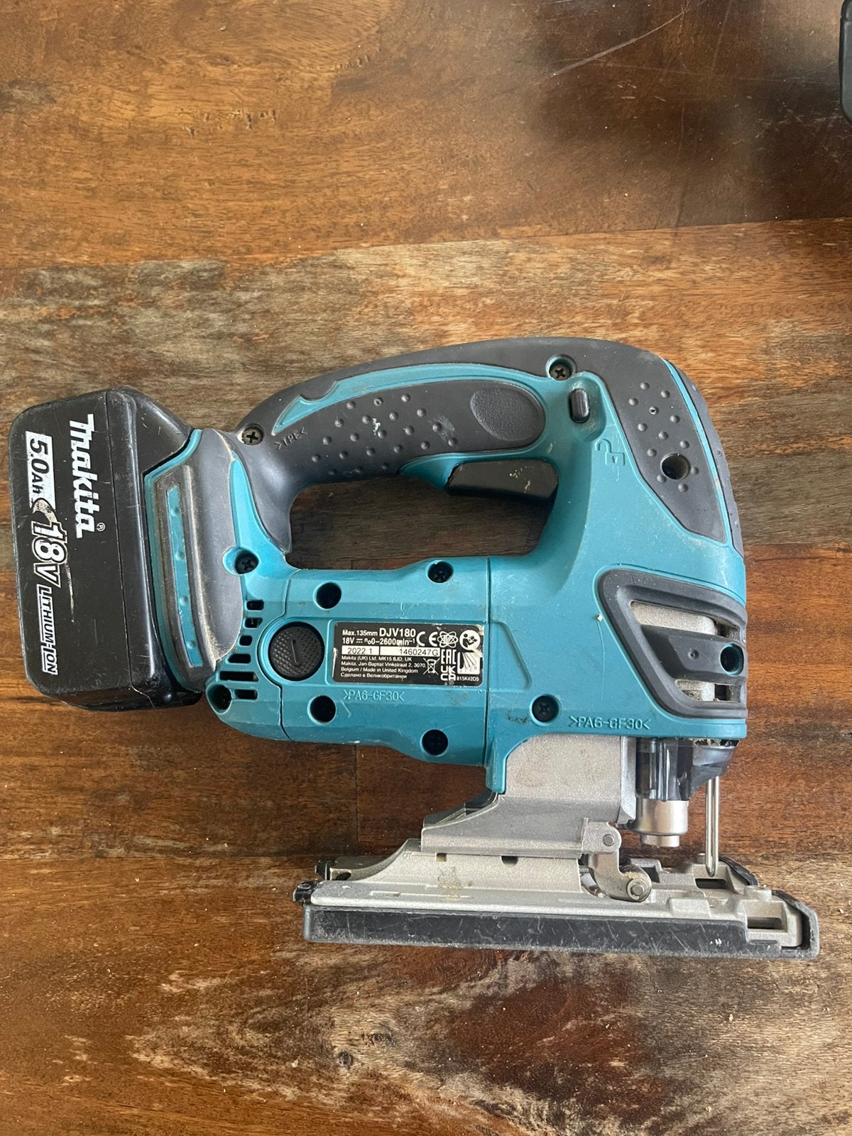 Makita djv 180, Ophalen of Verzenden, Zo goed als nieuw, 1200 watt of meer, 30 tot 70 mm