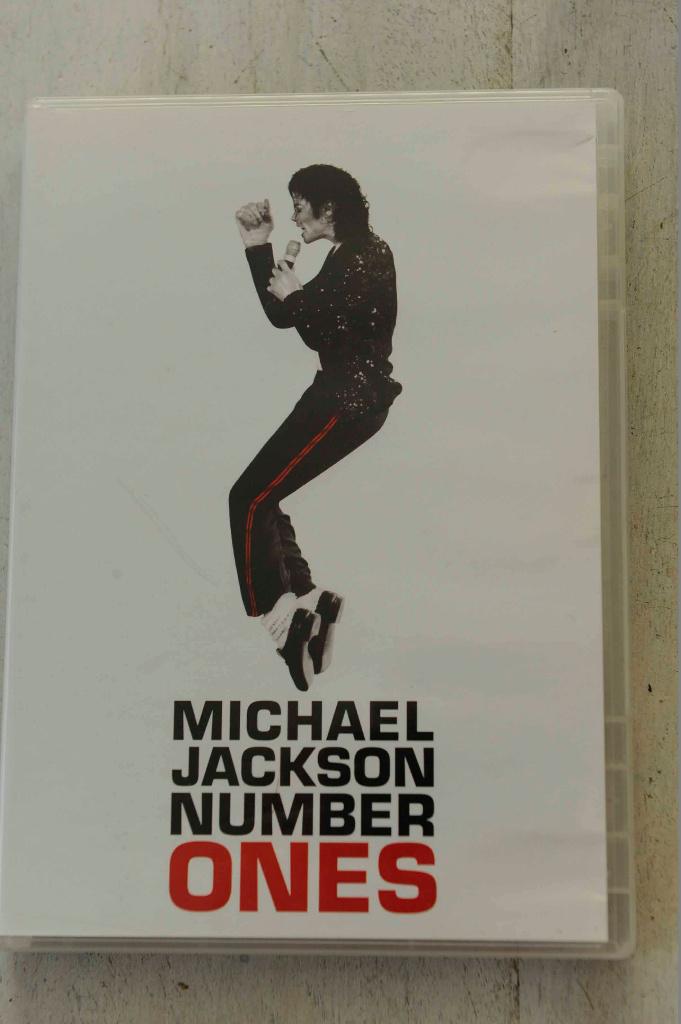 Michael Jackson - - Number Ones 15 geweldige nummers, Cd's en Dvd's, Verzenden, Alle leeftijden, Boxset, Zo goed als nieuw