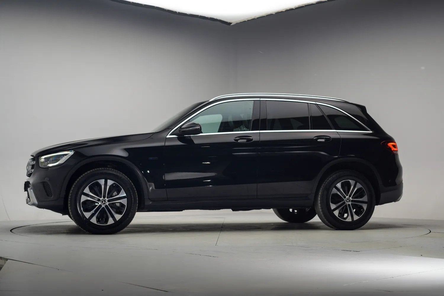 Mercedes-Benz GLC 300e 4MATIC Business Solution Aut. [ Navi, Auto's, 14 kWh, Gebruikt, 4 cilinders, 2000 kg