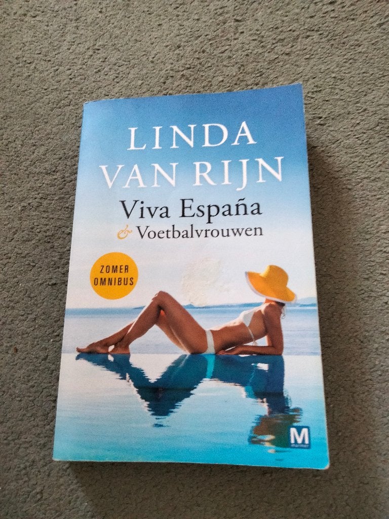 Linda van Rijn - Viva España & Voetbalvrouwen Zomer Omnibus, Ophalen, Linda van Rijn, Zo goed als nieuw, Nederland