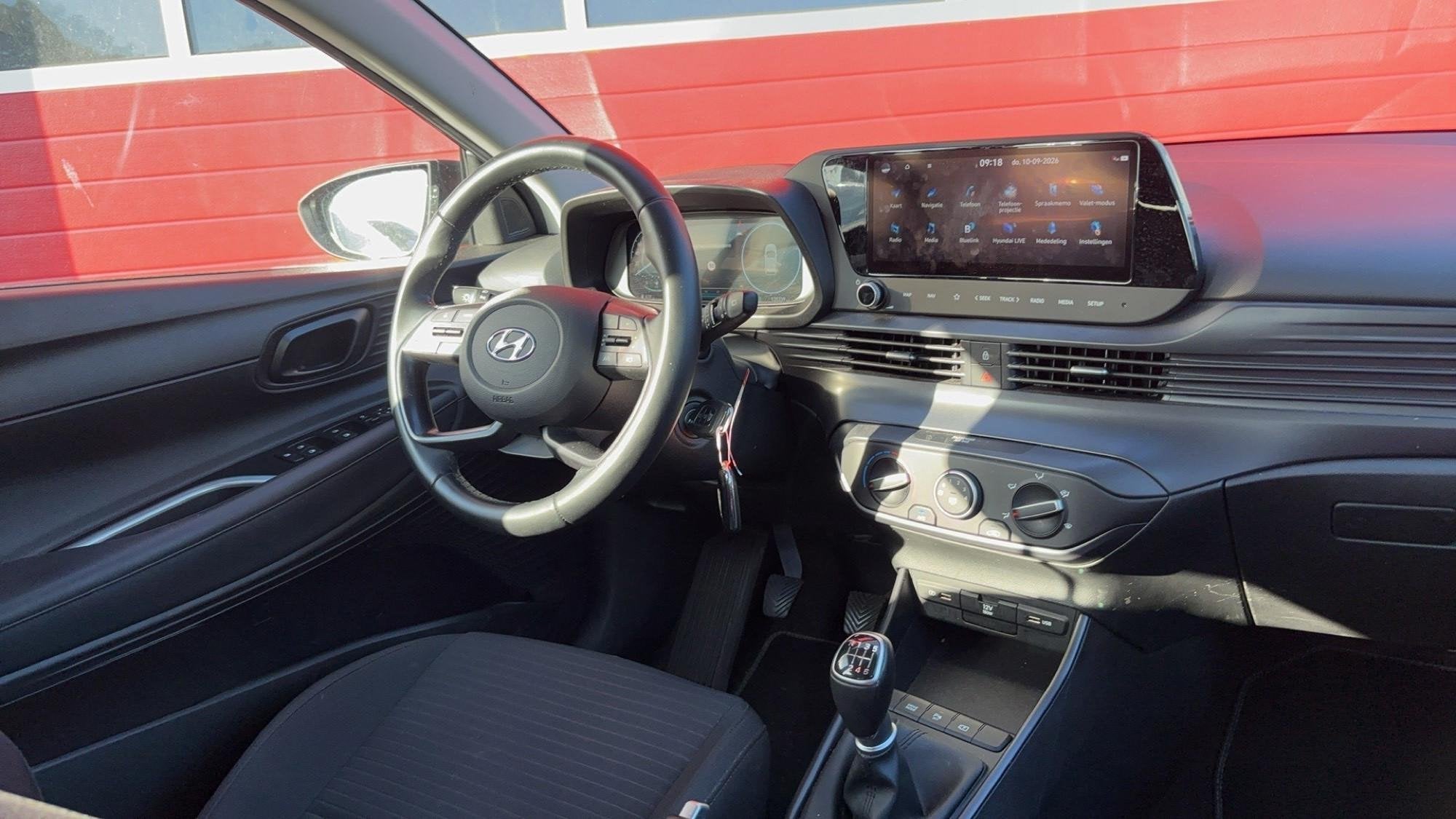 Hyundai i20 1.0 T-GDI Comfort Smart TREKHAAK / CARPLAY / NAV, Voorwielaandrijving, Dealer onderhouden, Gebruikt, Euro 6