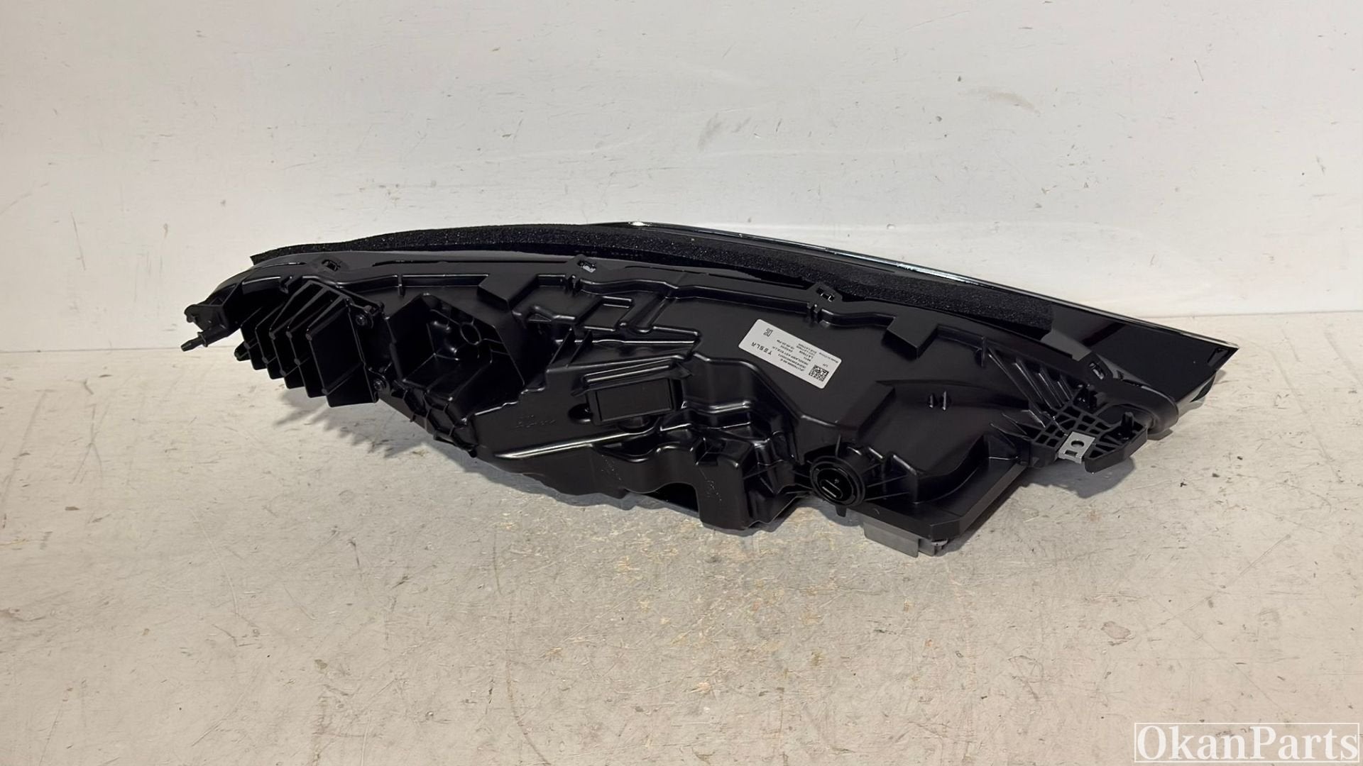 Tesla Model 3 Highland LED linker koplamp links, Info@fabrikant.eu, Fabrikantstraat 1
1000 AA  Amsterdam, NL, Ophalen of Verzenden