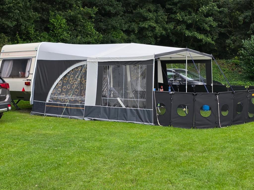 Kip de Luxe 42T - Instapklare caravan met voortent!, Caravans en Kamperen, Caravans, Kachel, Kip, Dwarsbed, Particulier