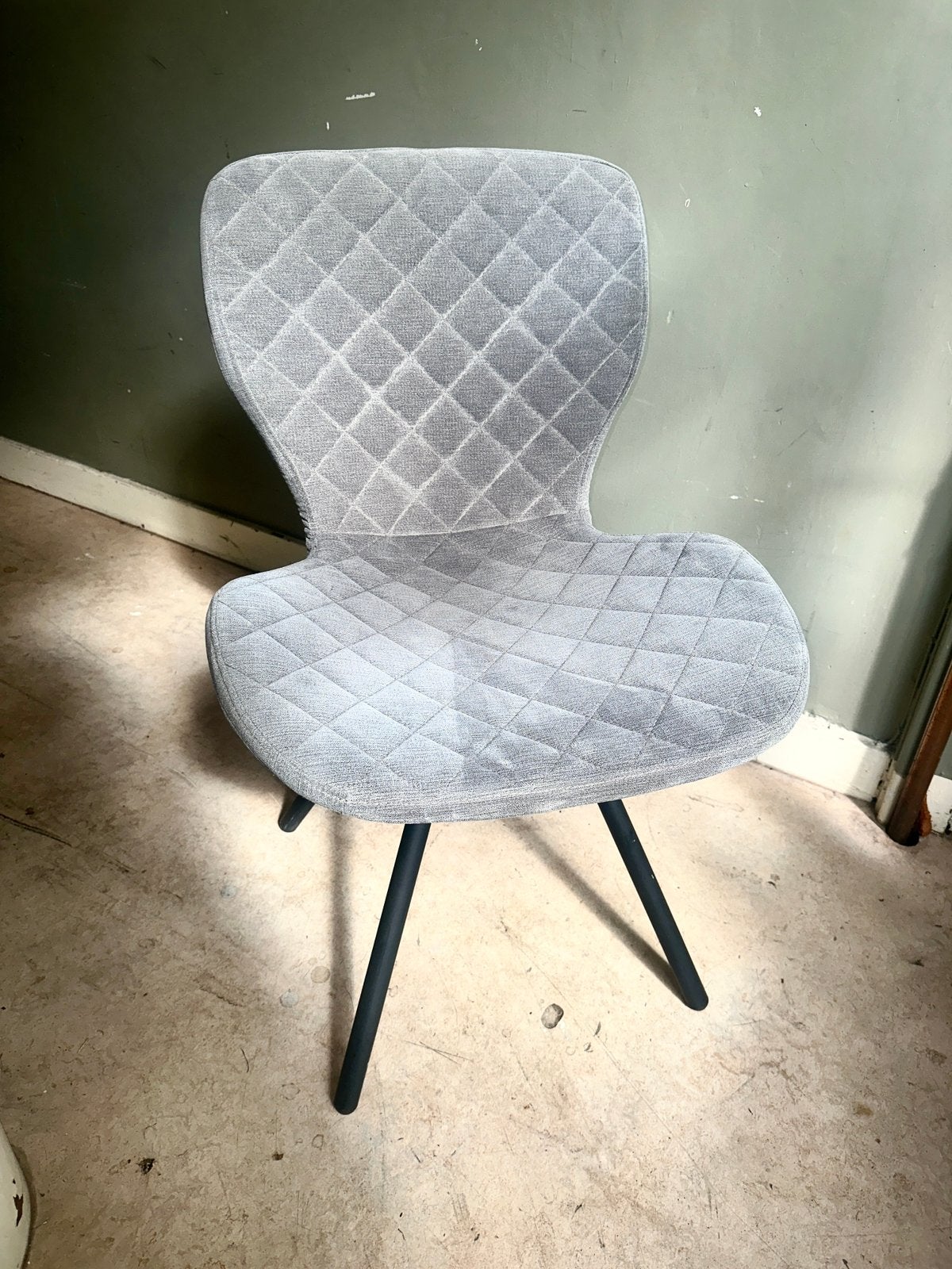 Zuiver stoel - licht grijs, Huis en Inrichting, Stoelen, Ophalen, Zo goed als nieuw, Grijs, Eén