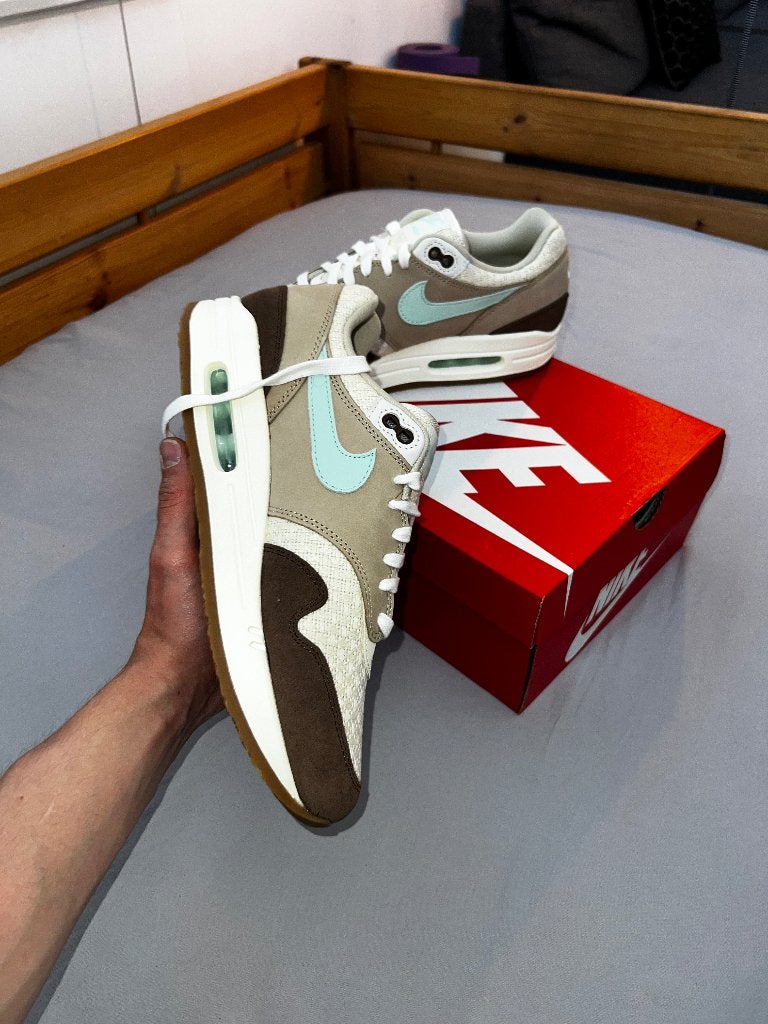 Nike Air Max 1 Crepe Brown Hemp (US 9,5 / EU 43), Kleding | Heren, Nike air max, Bruin, Nieuw, Ophalen of Verzenden