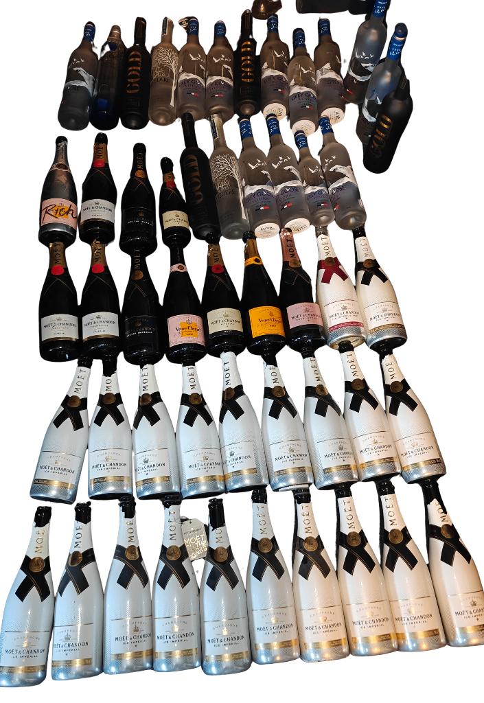 Luxe lege flessen (Moët, Grey Goose, Belvedere e.a.), Verzamelen, Glas en Borrelglaasjes, Gebruikt, Overige typen, Verzenden