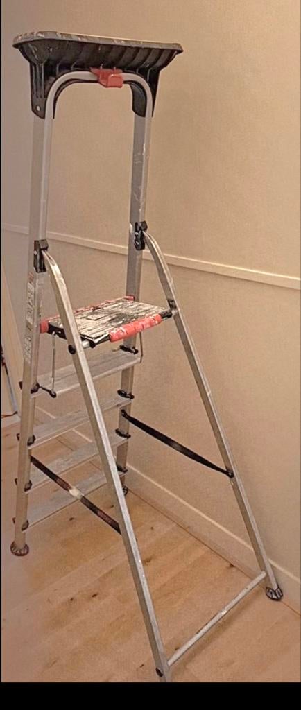 Altrex stevige ladder / trap 5 treden, Doe-het-zelf en Verbouw, Ladders en Trappen, Ophalen, Gebruikt, Minder dan 2 meter