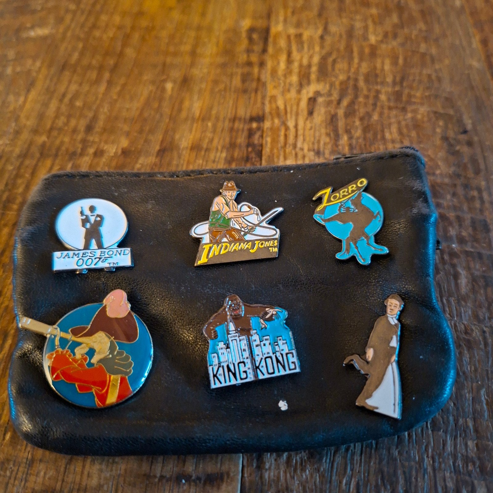 6 Pins van Bekende  2 en 3 cm groot, Verzamelen, Speldjes, Pins en Buttons, Ophalen of Verzenden