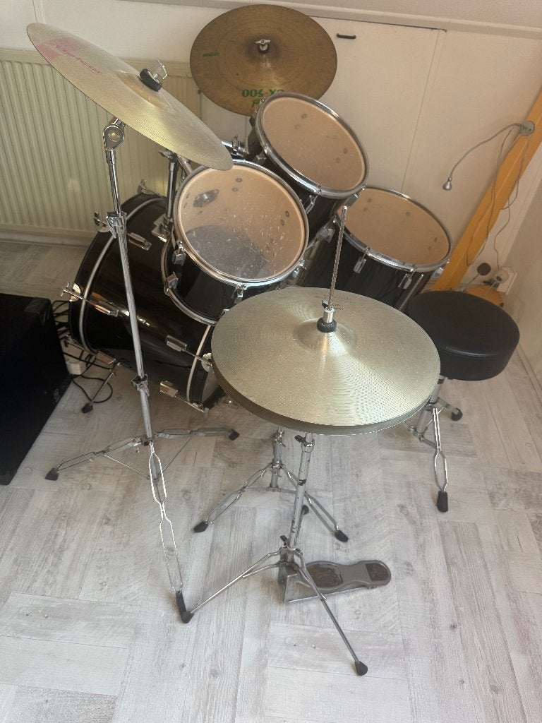 Foto 6 van Drumstel, zeer compleet, Merk Profile