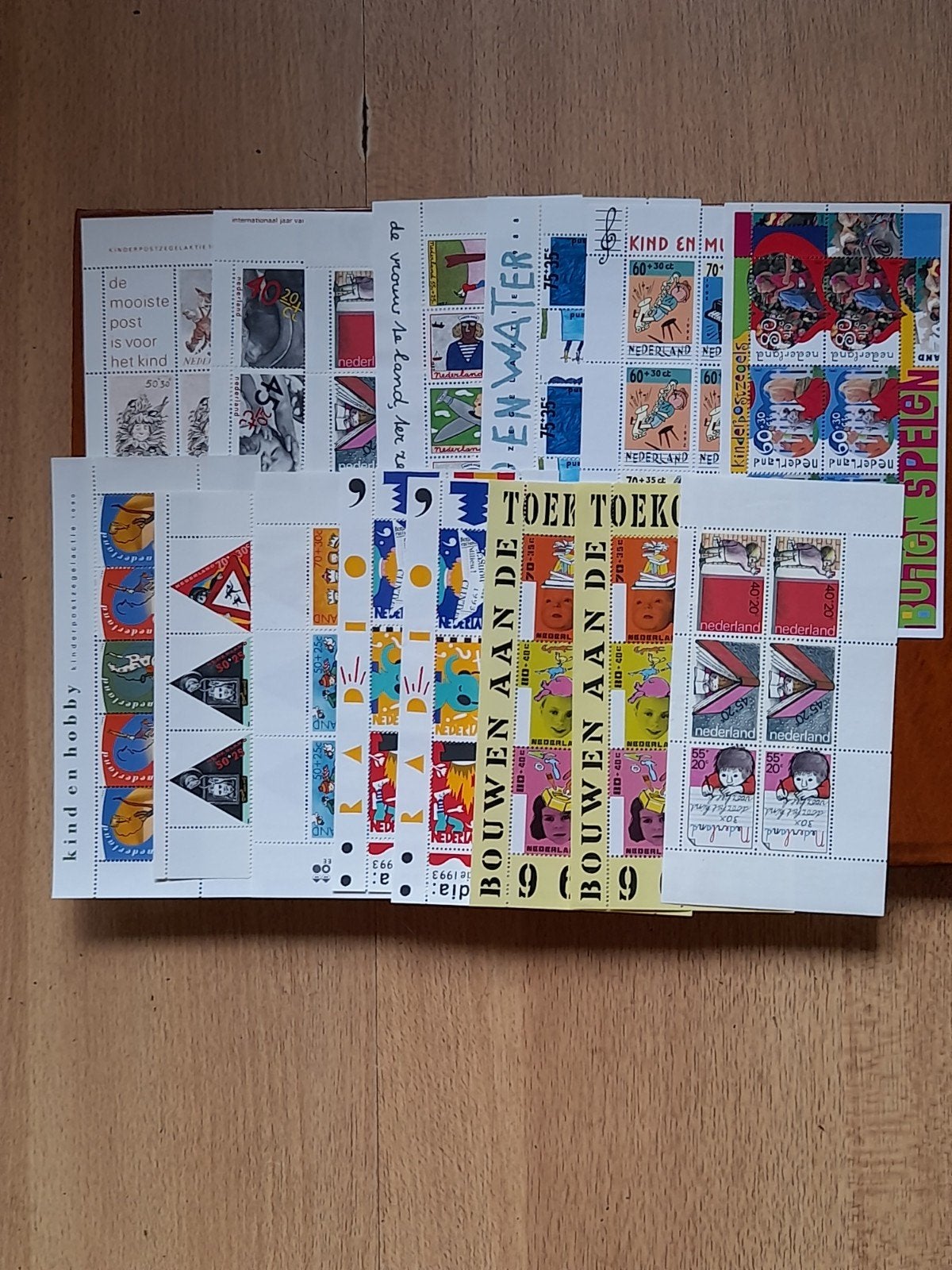 15 kinderblokken, Postzegels en Munten, Postzegels | Nederland, Ophalen of Verzenden