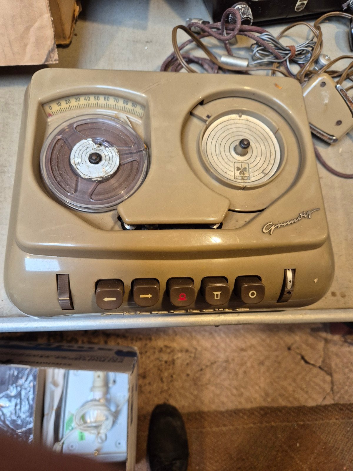Grundig Stenorette - Ongetest voor verzamelaar/hobbyist, Ophalen of Verzenden, Defecte bandrecorder, Met banden