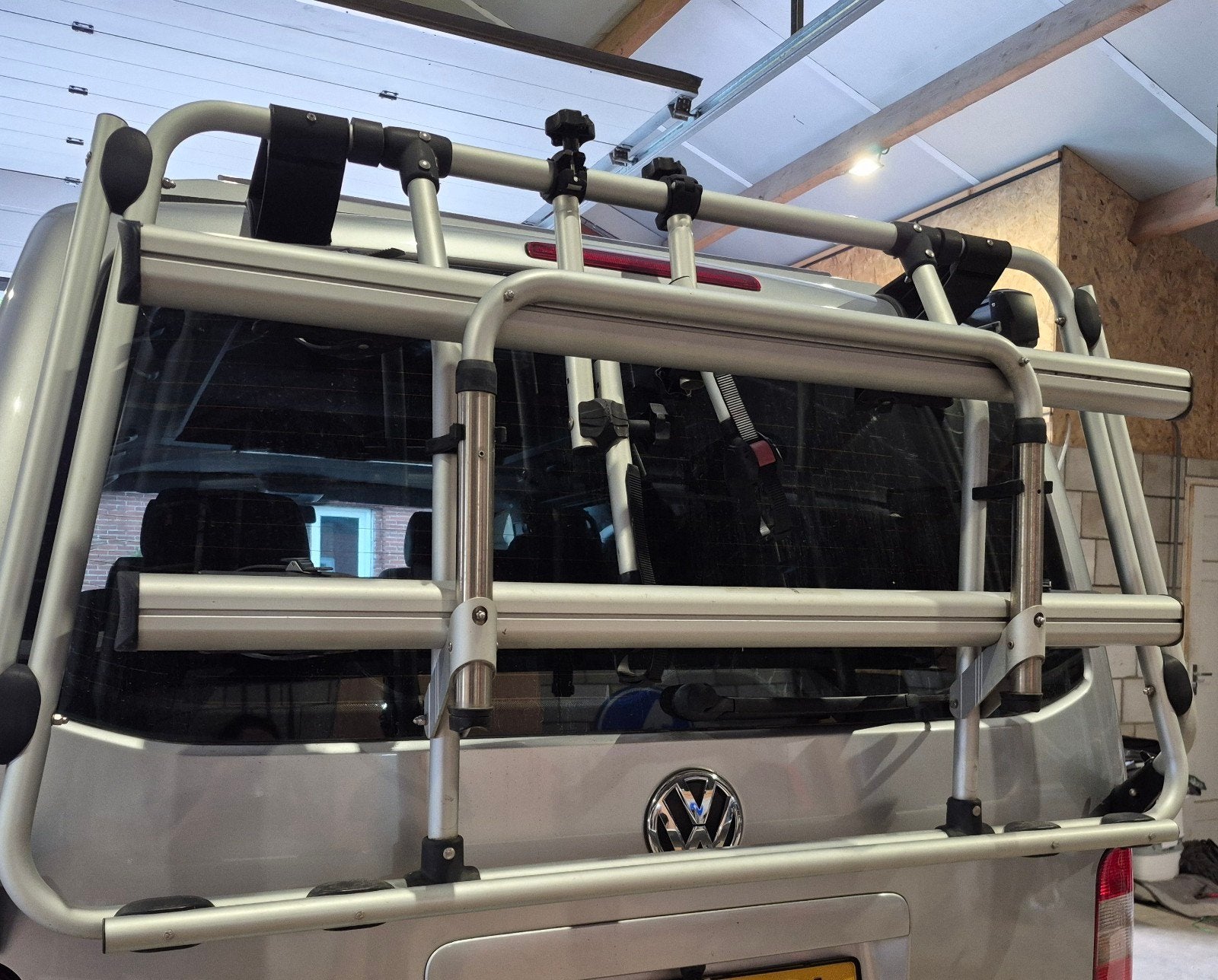 t5 fietsen drager carrybike  fiamma vw t5 pro, Auto diversen, Fietsendragers, Ophalen, Achterklepdrager