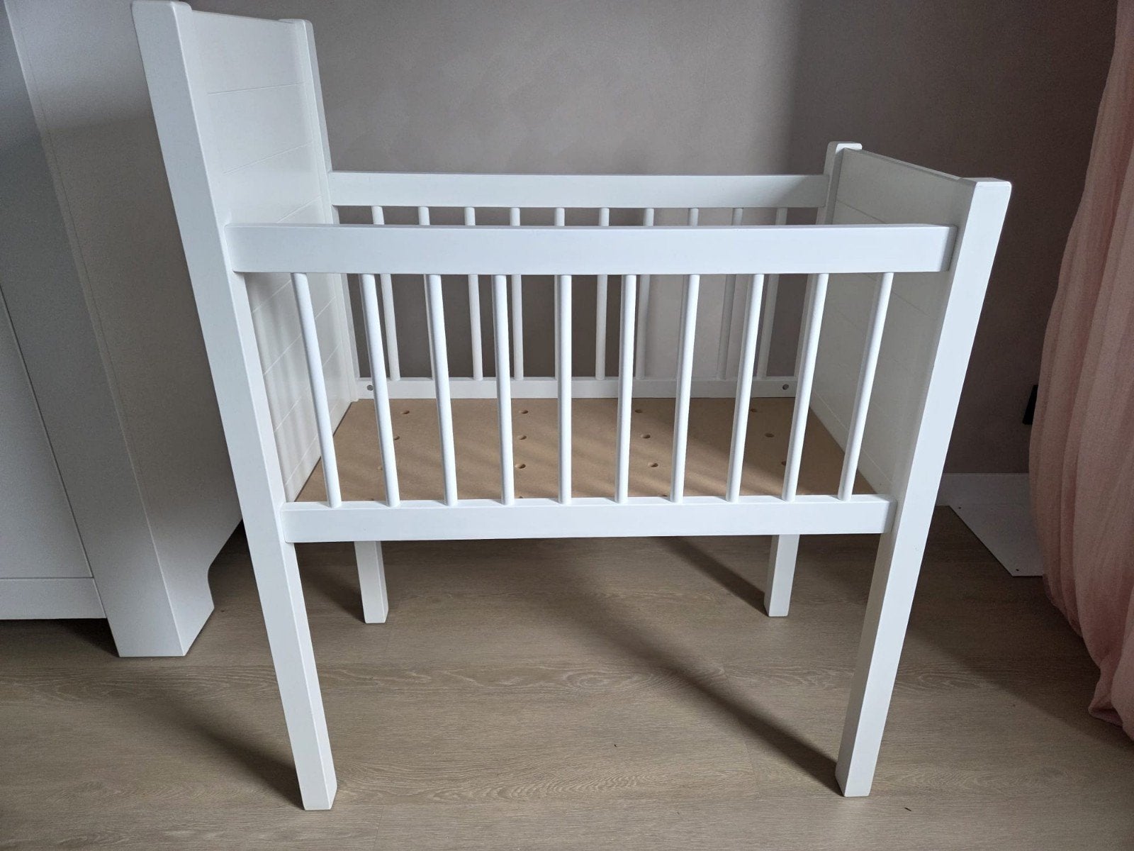 Houten babywieg wit (Babypark) incl. matras, Ophalen, Gebruikt, Ledikant