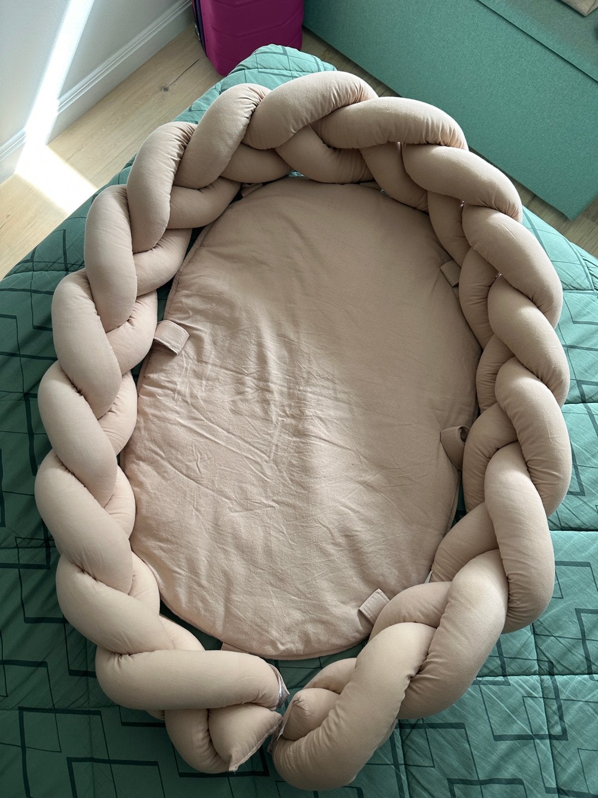 Gevlochten 2 in 1 bed bumper/nestje Mamaloes, Ophalen, Zo goed als nieuw, Overige typen