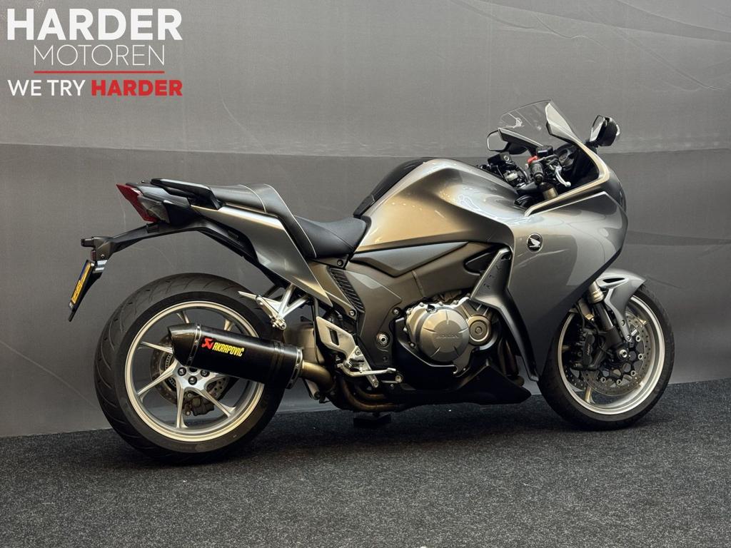 HONDA VFR 1200 F/AKRA/BAGSTER/ORI NL/TOPSTAAT/GARANTIE!, HONDA, 4 cilinders, Motorrijbewijs A, Onbekend