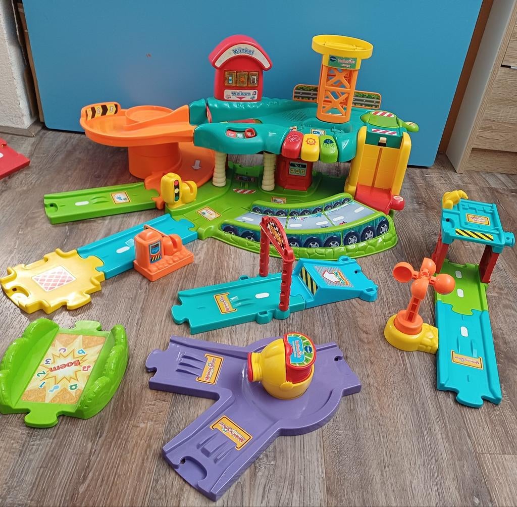 V-tech toet toet garage + racebaan onderdelen, Kinderen en Baby's, Speelgoed | Vtech, Ophalen of Verzenden, Gebruikt, 2 tot 4 jaar