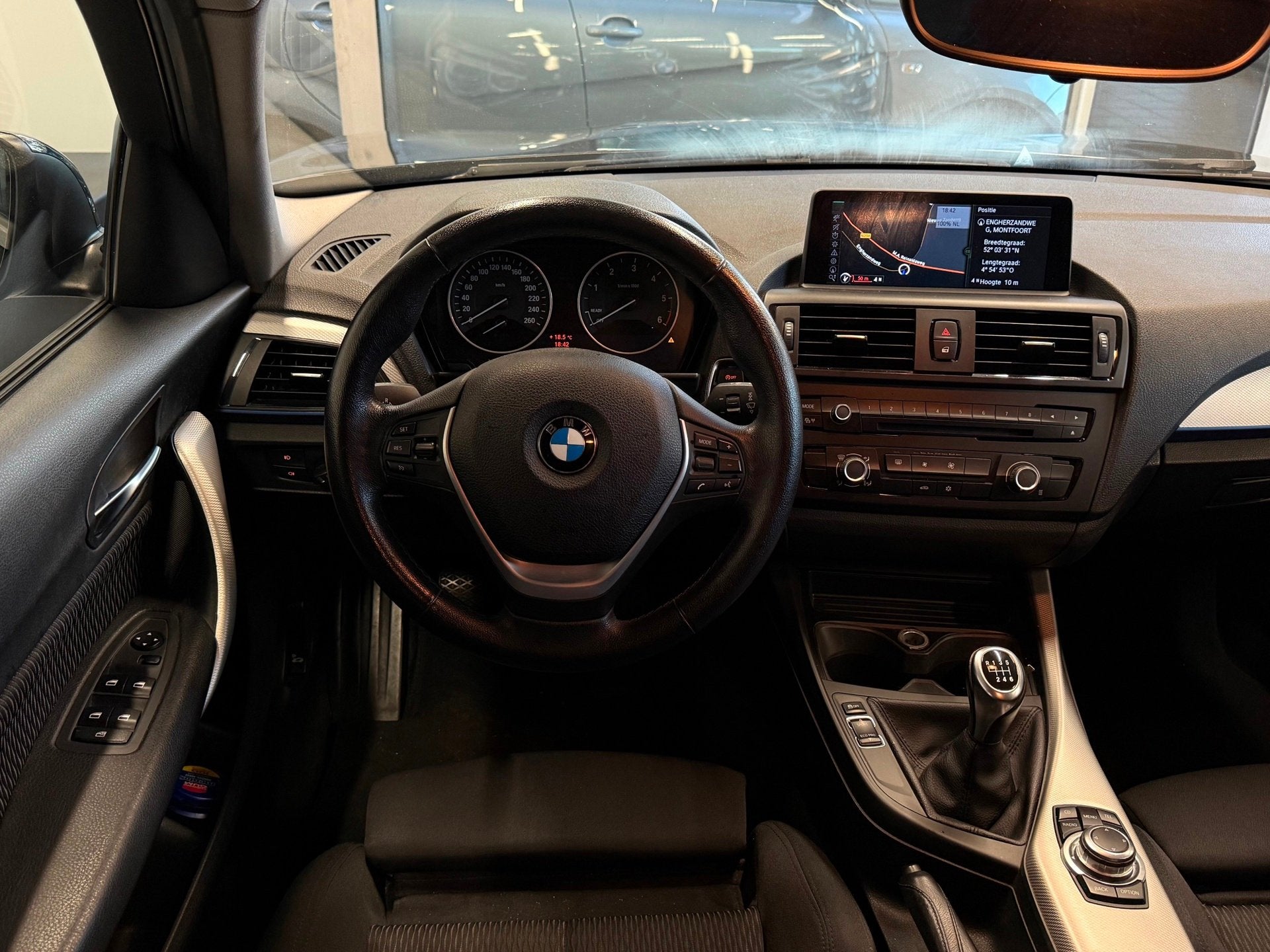 Foto 13 van BMW 1-serie 116D Business 2012 Zwart AIRCO|NAVI|XENON|NAP!