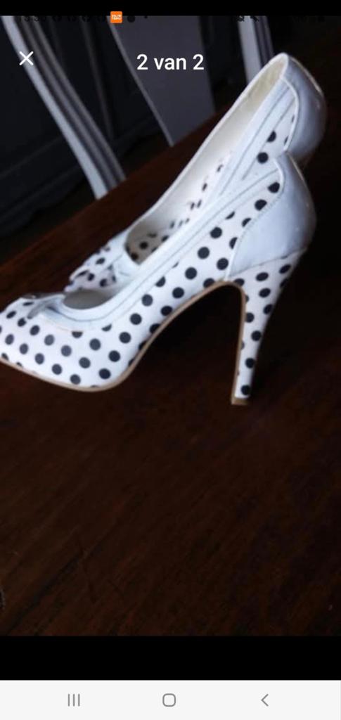 Dames hakken maat 39 nu voor €7.50, Ophalen of Verzenden, Zo goed als nieuw, Zwart, Sneakers of Gympen