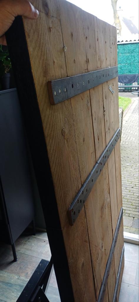 Houten eettafel/tuintafel met 2 schragen, Gebruikt, Rustiek, Industrieel, 150 tot 200 cm, Vier personen