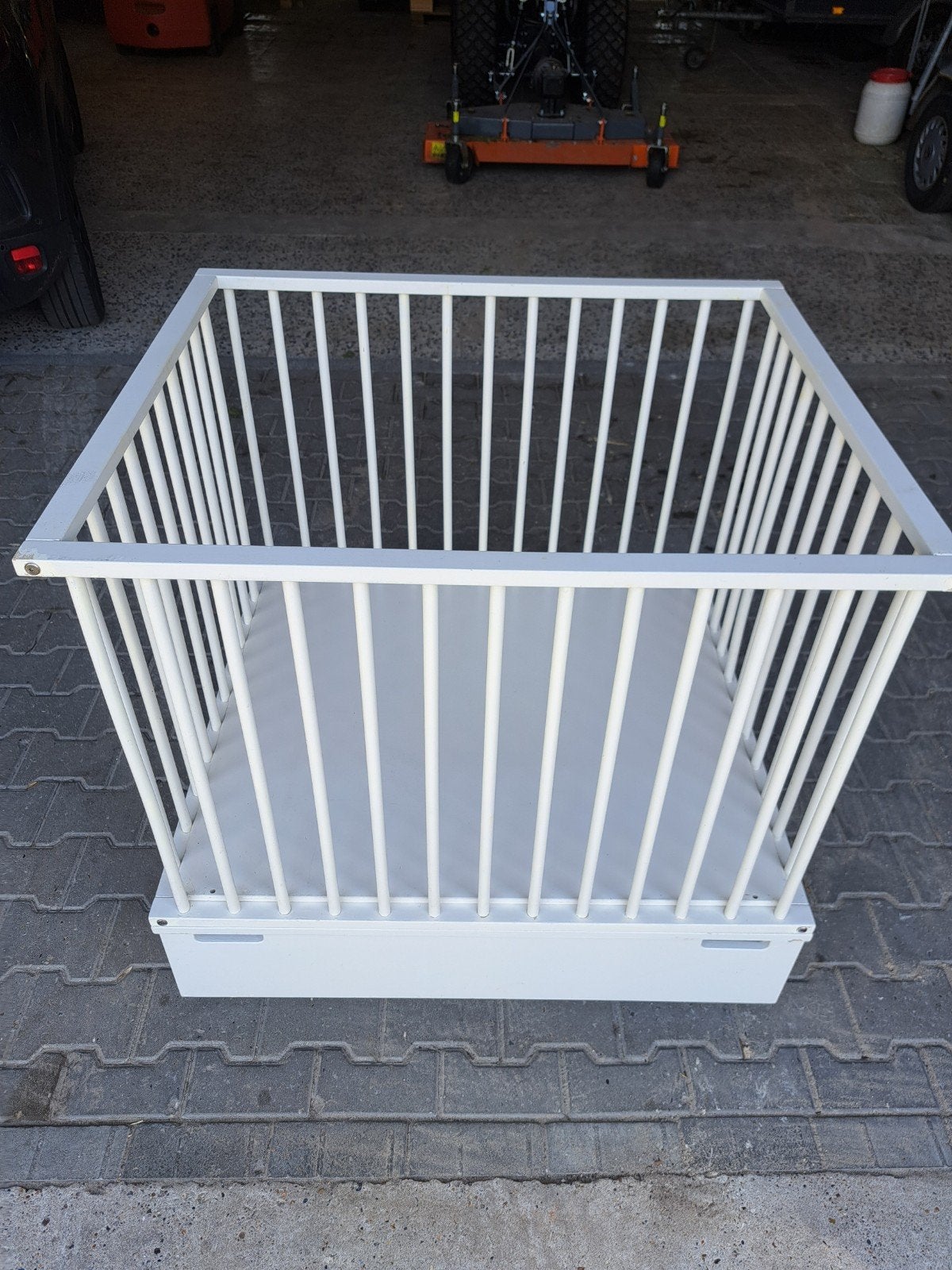 Witte Box met lade en zwenkwielen, kinderbox, babybox, Ophalen, Gebruikt, Rechthoekig, In hoogte verstelbaar