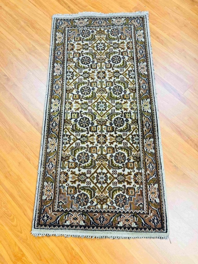 Perzisch tapijtje beige bruin tinten 143/69 cm, Ophalen of Verzenden