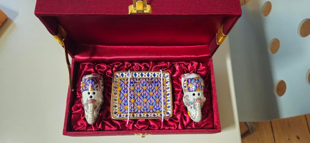 New elephant salt and pepper shaker. Exquisite Indian design, Antiek en Kunst, Ophalen of Verzenden