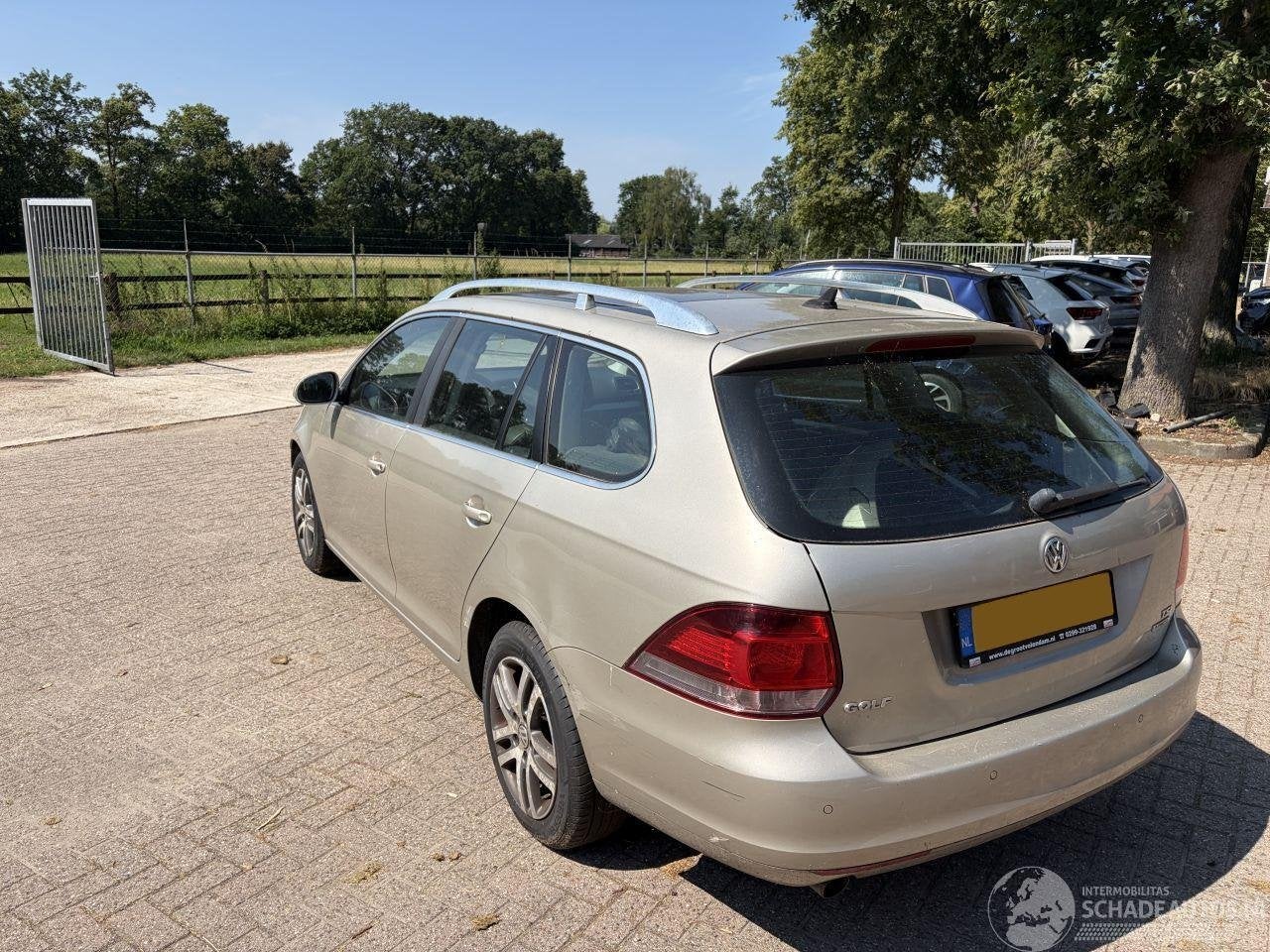 Volkswagen Golf (bj 2013), Auto diversen, Schadeauto's, Volkswagen, Handgeschakeld, Benzine, Stationwagon, Zilver of Grijs
