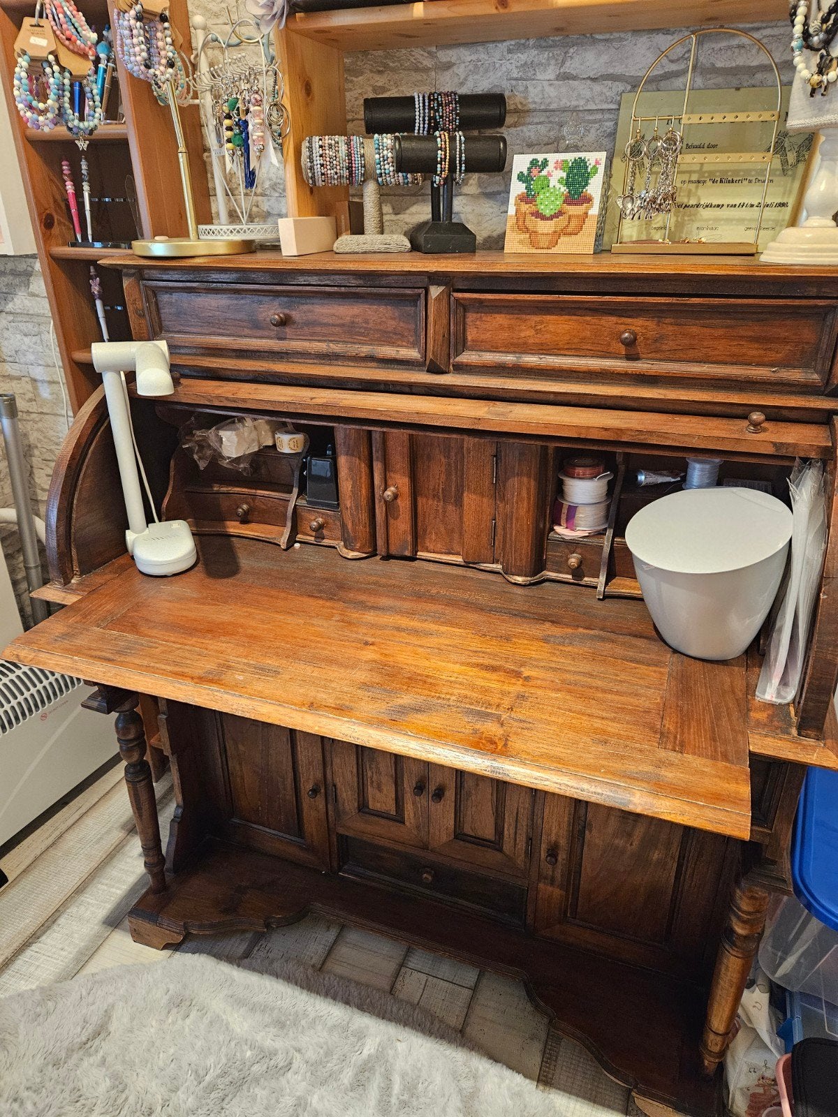 Mooie secretaire met uittrekplank en rolluik., Ophalen, Gebruikt, Hout